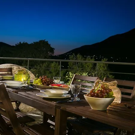 ヴィラ Iconic - Rosa