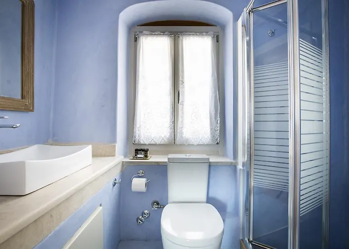 Iconic - Rosa Βίλα