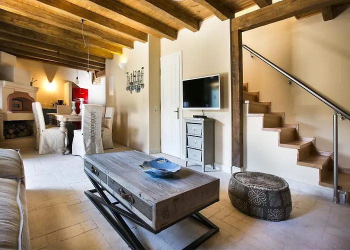 Iconic - Rosa Αγία Ευφημία