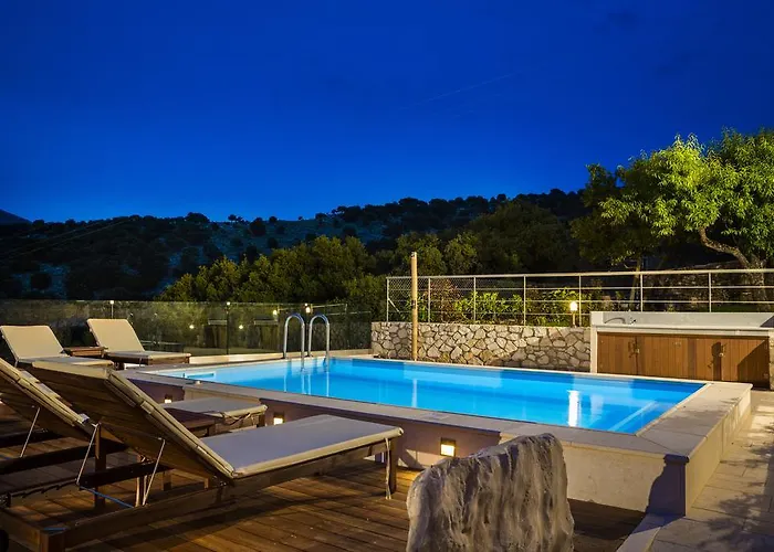 Iconic - Rosa Βίλα