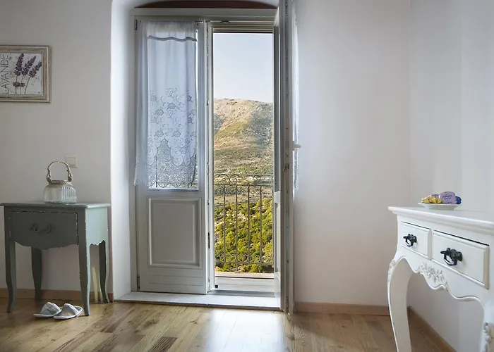 Iconic - Rosa Βίλα