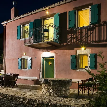 Iconic - Rosa Agia Efimia